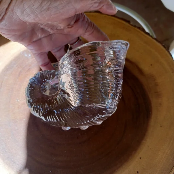 Vintage Glass Shell Vessel - Picture 4 of 6